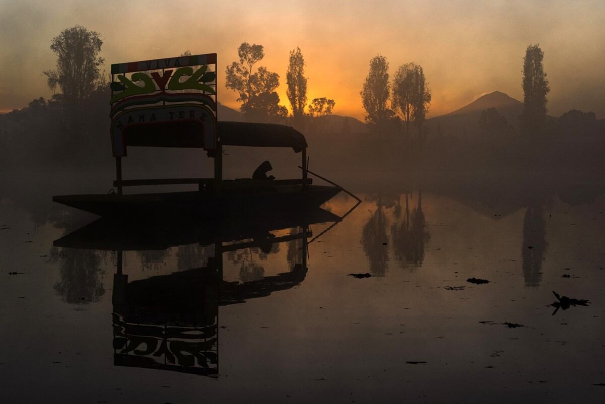 Las trajineras son parte importante de la cultura mexicana, viajar en una de ellas es una experiencia que vale la pena vivir al menos una vez, así que lánzate a Xochimilco a disfrutar de esta tradición. Foto: Archivo EL UNIVERSAL