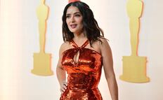 (Prueba Penelope) Oscar 2023: El arrasador vestido de lentejuelas de Salma Hayek