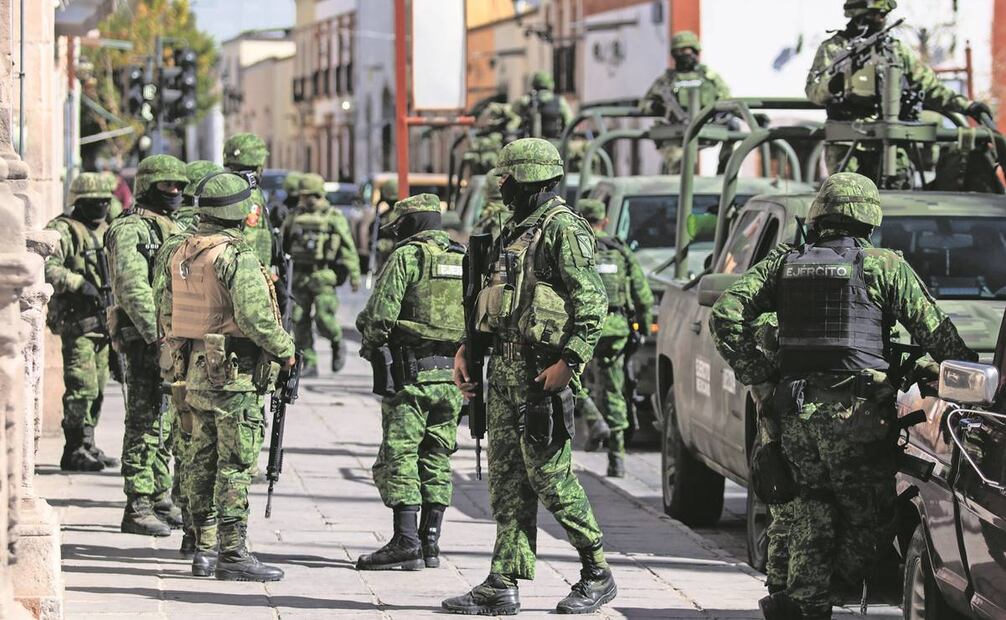 Militares realizan labores de seguridad en calles de México. Foto: EL UNIVERSAL