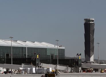 AIFA gastará 25 millones en hamburguesas, hot dogs y mole